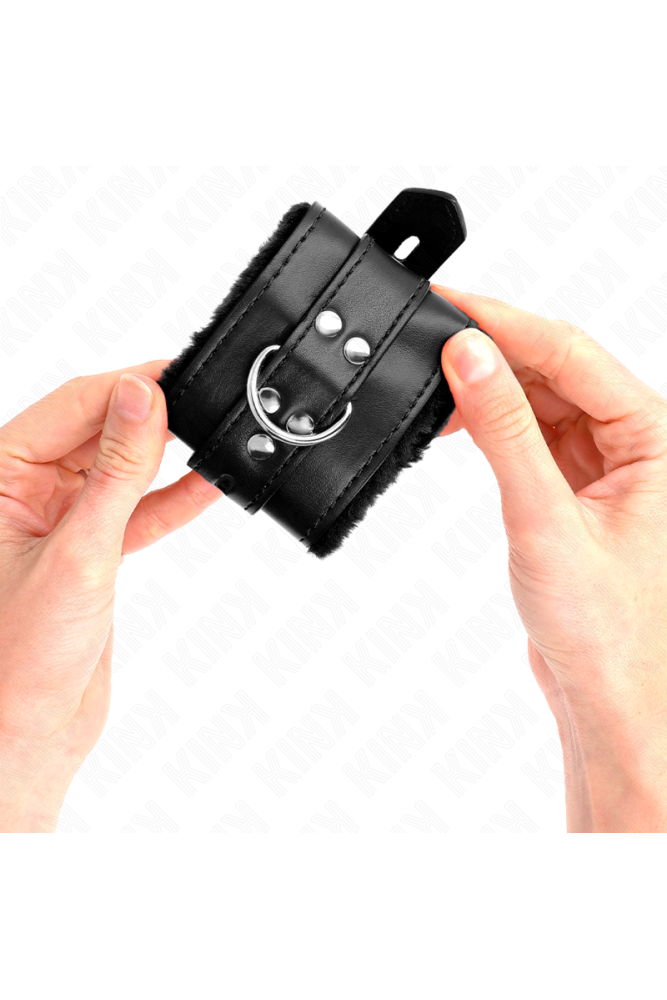 KINK - POLSINI IMBOTTITI IN PELLICCIA CON FORI QUADRI NERI E CINTURA NERA REGOLABILE 17-29 CM X 6 CM