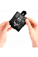 KINK - POLSINI IMBOTTITI IN PELLICCIA CON FORI QUADRI NERI E CINTURA NERA REGOLABILE 17-29 CM X 6 CM