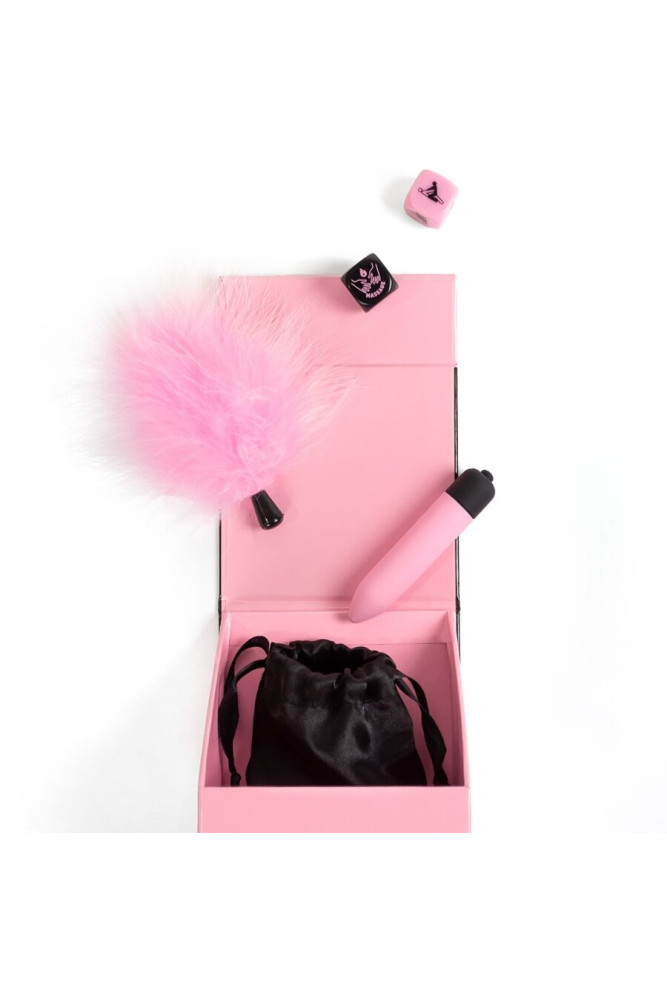 SECRET PLAY - PLEASURES BOX PER COPPIE: DADI + PROIETTILE VIBRANTE + PENNA CON PIUMA