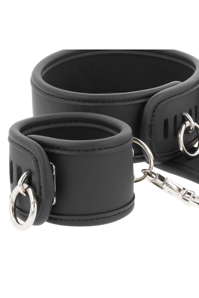 FETISH SUBMISSIVE - COLLANA E MANETTE IN PELLE VEGANA CON FODERA IN NOPRENE