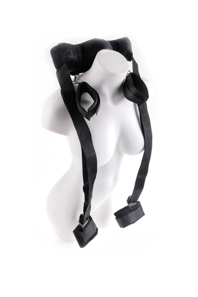 FETISH FANTASY SERIES - MASTER IN POSIZIONE CON POLSINI